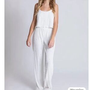 Chic White Sleeveless Jumpsuit